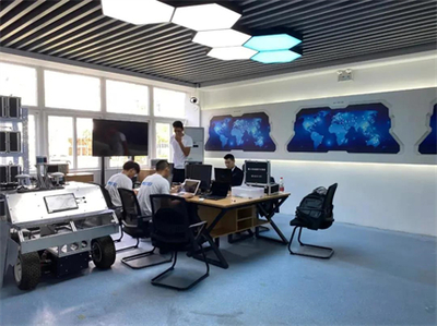 上海職業教育數字化轉型 虛擬仿真實訓與智能黑燈工廠引領教學革新